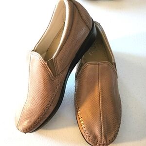 SAS Tripad Women's Faux Snake Loafer Size 6 Wide Width